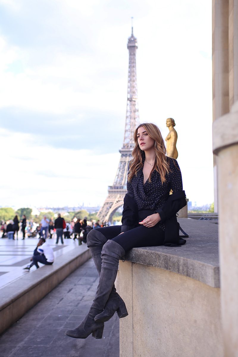 French style in front of the eiffel tower. Fashionblog from germany