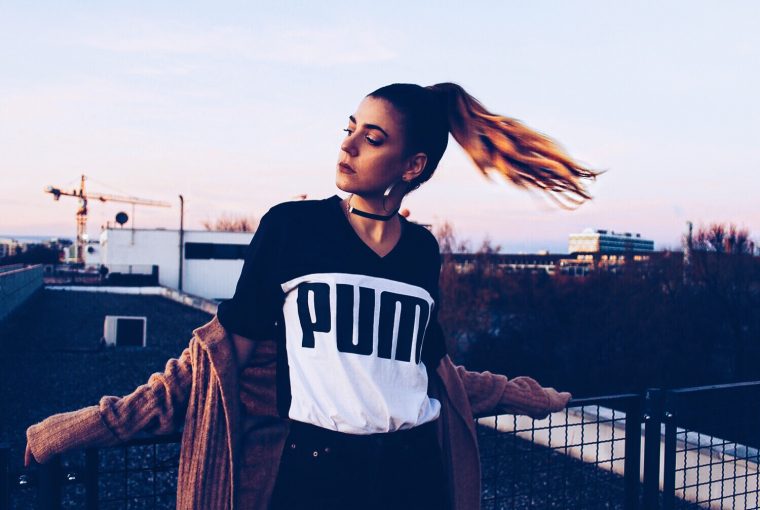 PUMA DO YOU Cara Delivigne - Sneakers - Puma Fierce, knitcoat - Gina tricot (similar), Ripped Momjeans - Forever 21